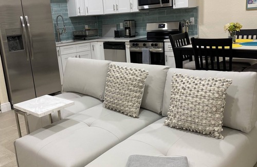 Pass-a-Grille House | Experience Serenity at Pass A Grille Beach - Rated 10/10