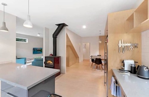 Ridgeway House | Escape to Ridgeway Retreat: Relax, Hike, and Bike