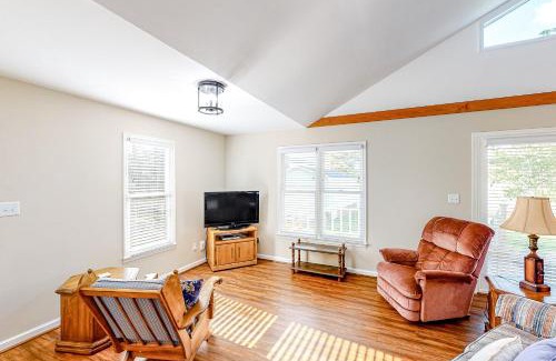 Prosperity House | Tranquil Retreat at Serenity by the Lake - Family Friendly