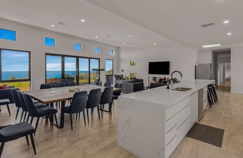 Waitpinga House | Tranquility Awaits at Waitpinga House - Family-Friendly Stay