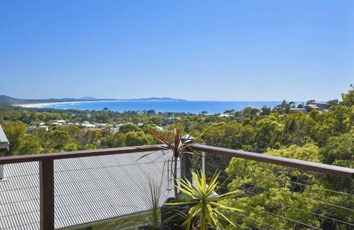 Crescent Head House | Pet-Friendly Serenity Beach House Awaits Your Arrival!