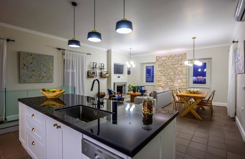 Rantatika Villa | Discover Serenity: Villa with Private Pool Near Lakka