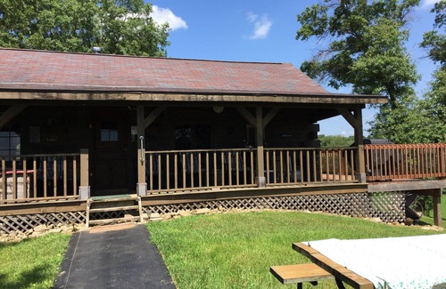 Lancaster Cabin | Relaxing Serenity Bluff Cabin with Lake View & Breakfast