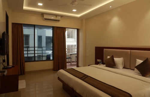 Baner Hotel | Budget-Friendly Serenity By Monarch with Family Amenities
