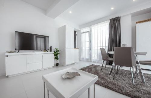 Jupiter Apartment | Oceanfront Serenity by Oxygen Residence - Rated 10/10