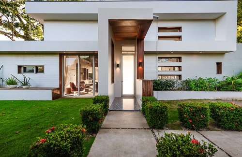 Ostional Villa | Tranquil Serenity by the Sea with Private Pool & Kitchen