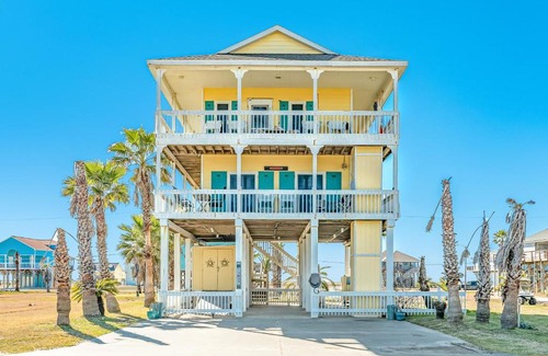 San Luis House | Serenity By The Sea: 4-Star Family-Friendly Retreat