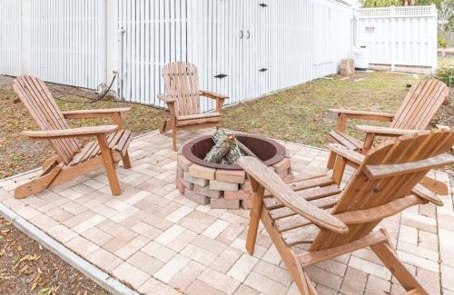 Tybee Island House | Discover Serenity By The Sea: Pet-Friendly Beach Retreat