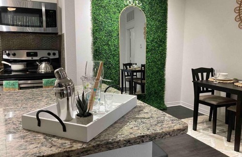 Irving Apartment | Serenity Hotel: Central Location with Free Parking Available