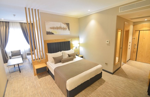 Mahmutbey Hotel | Discover Serenity Comfort Hotel with Pool and Spa Amenities