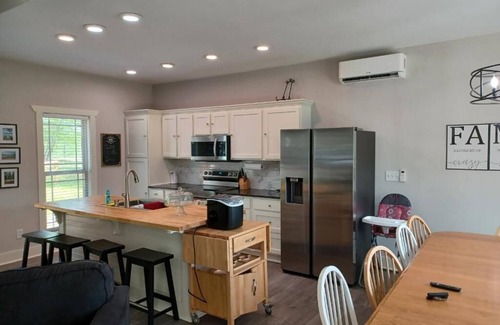 Stoney Point Landing House | Relaxing Serenity Cove on Smith Lake with Stunning Views