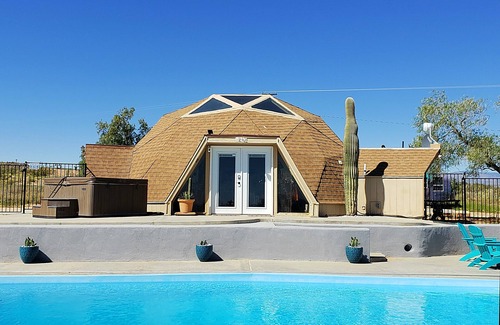 Landers House | Tranquil Oasis Dome House near Joshua Tree with Heated Pool