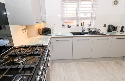Freshwater Cottage | Tranquil Oceanfront Haven with Breakfast & Family Amenities