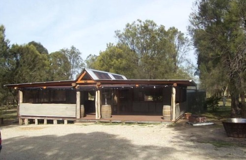 Fordwich Cottage | Inviting Serenity Grove: Family-Friendly with Breakfast & Kitchen