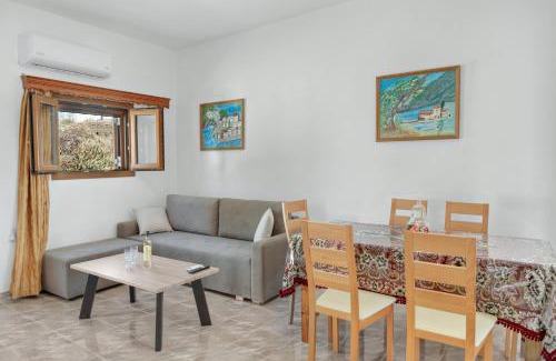 Zia House | Experience Serenity House: 4-Star Family-Friendly Retreat