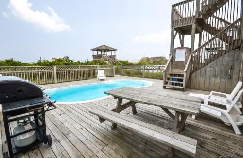 Nags Head House | Relaxing Retreat in Nags Head with Pool & Family Amenities
