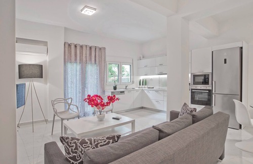 Nea Smirni Apartment | Serenity in the city - Stylish 1bd Garden Flat