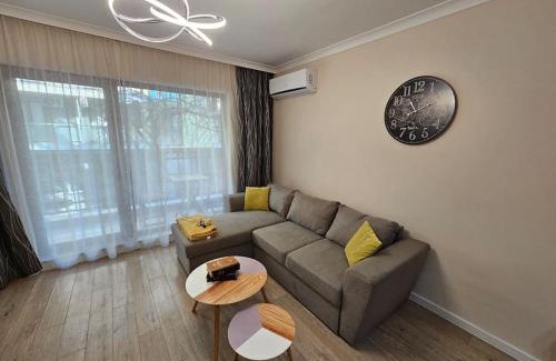 Varna City Centre Apartment | Serenity in the heart of Varna with parking