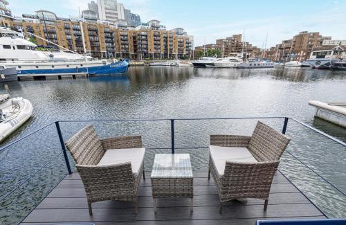 Tower Hill Boat Rental | Discover Serenity in Central London for Family Travelers