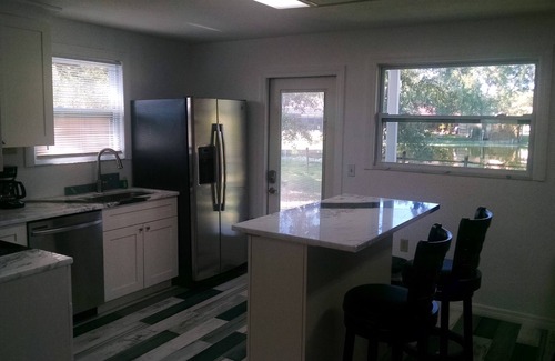 Timberlane Woodlake House | Experience Serenity LakeHouse: Top-Rated Views & Spa
