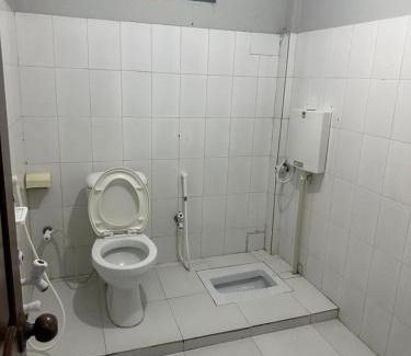 Sukkur Bed & Breakfast | Relax at Serenity Lodge Guest House: Pet & Child Friendly Stays