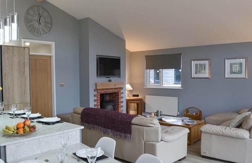 Otterburn Cabin | Top-Rated Serenity Lodge Otterburn: Pet-Friendly Retreat