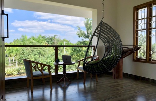 Devanahalli Villa | Serenity Manor: Family-Friendly Retreat by BLR Airport