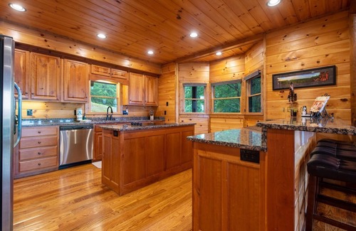Mineral Bluff House | Relaxing Serenity Retreat in Mineral Bluff with Spa & Pool