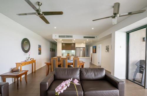 Darwin City Centre Apartment | Relaxing Serenity Neptuna - 4-Star Retreat at Darwin Waterfront