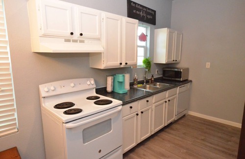 McKinney Cottage | Pet-Friendly Retreat in Downtown McKinney's Serenity Now