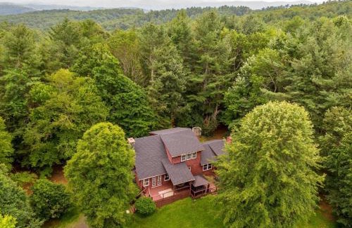 Fleetwood House | Discover Serenity Now: Family-Friendly Getaway Awaits