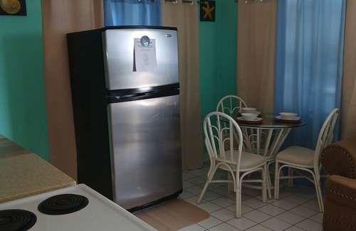 Cotton Tree Bay Apartment | Beachside Bliss: One-Bed Apartment Near Shops & Eateries