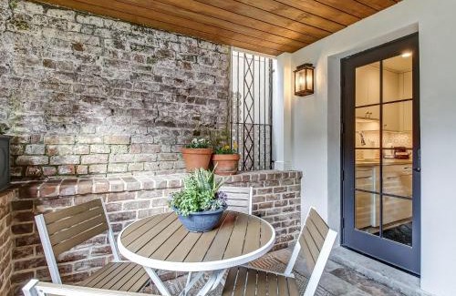 Historic Downtown Savannah Apartment | Relaxing Retreat: Serenity on Jones with Pool & Family Fun