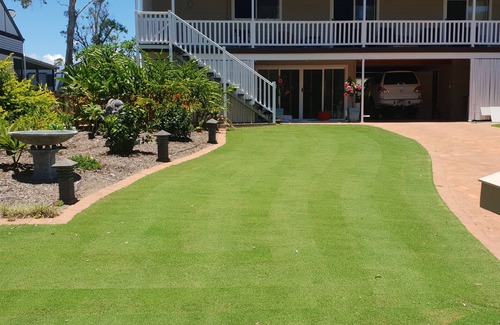 Craignish Apartment | Beachfront Serenity in Hervey Bay with Ocean Views