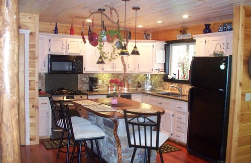 Ellijay Cabin | Top Guest Rated Serenity on the Creek with Hot Tub & Spa