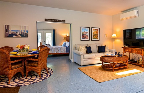 Grants Pass House | Serenity On The Rogue for 4