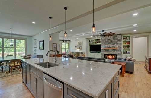 Reed Creek House | Pet-Friendly Serenity Point on Beautiful Lake Hartwell
