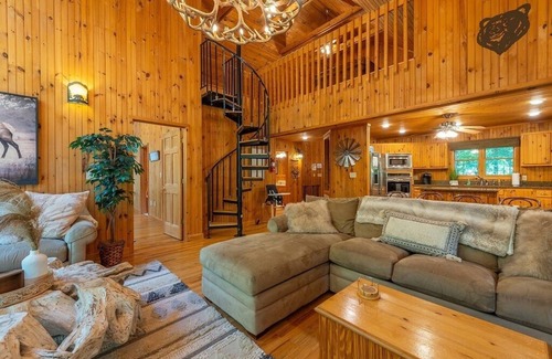 Lake Lure House | Experience Serenity Ridge with Pool, Spa & Hot Tub