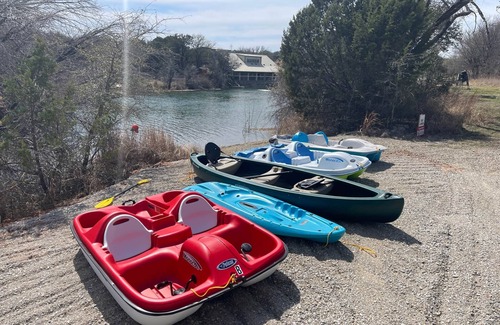 Jacksboro RV Rental | Unwind at Serenity RV on Lake Godstone - 10/10 Guest Rated