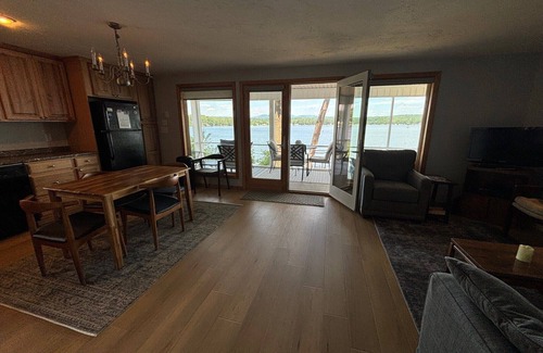 Lochmere House | Lakefront Serenity Shores: Pet Friendly & Spa Amenities!