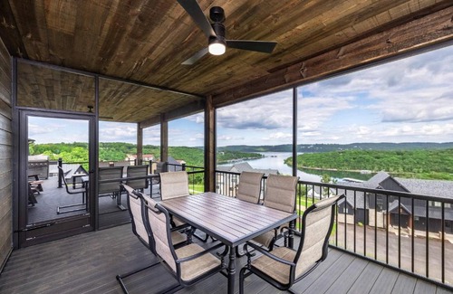 Kimberling City House | Serenity Shores Resort: Lakefront Lodge with Pools & Free Perks