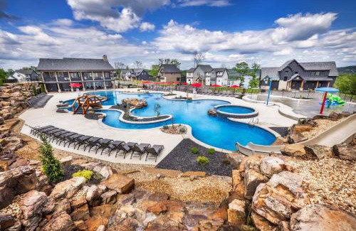 Kimberling City House | Serenity Shores Resort: Lakefront Lodge with Pools & Free Perks