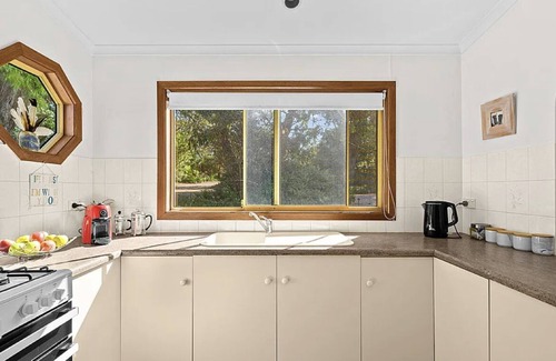 Silverton House | Pet-Friendly Retreat with Fireplace at Araluen, Silverton