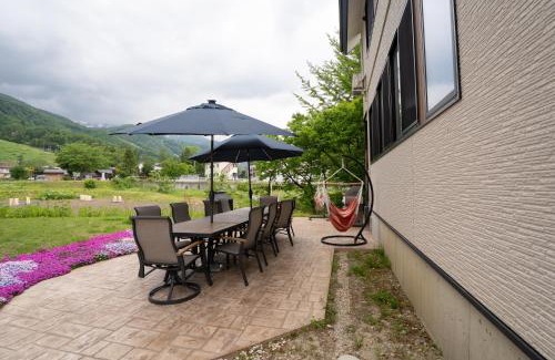 Happo Ski Chalet | Cozy Serenity Chalet Near Happoone Ski Resort Lifts