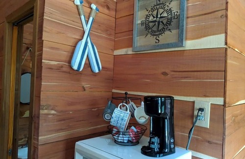 Old Town Cabin | Discover Serenity Springs: Family & Pet-Friendly Retreat