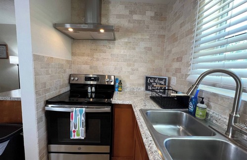 Deltona Lakes House | Pet-Friendly Serenity Sprout Retreat with Delicious Breakfast