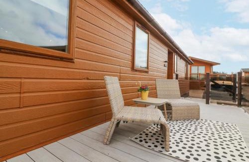 Mullacott House | Relax at Serenity Sunset: Pet-Friendly 4-Star Retreat