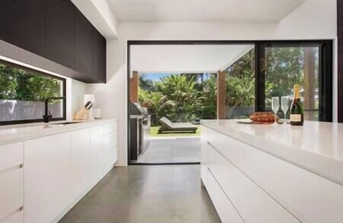 Suffolk Park House | Experience Serenity at Tallows Beach: 10/10 Guest Rated Escape