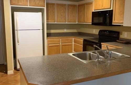 Tomball House | Tranquil Getaway: 2-Bedroom Retreat with Ocean View