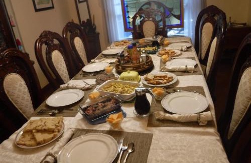 Brownsville House | Relax at Serenityhill Bed and Breakfast with Hot Tub Access